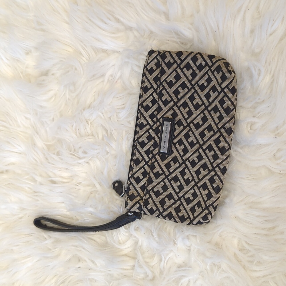 Tommy Hilfiger clutch